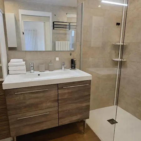 Les Bastides Du Soleil, Swimming Pool & Within Walking Distance * 昂蒂布