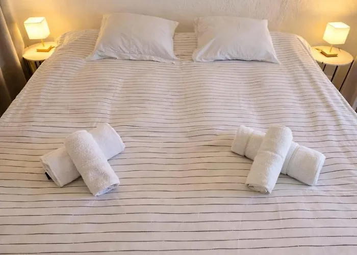 Appartement Les Bastides Du Soleil, Swimming Pool & Within Walking Distance *